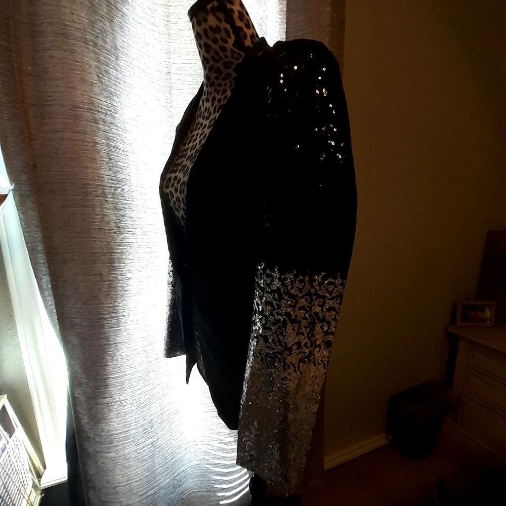Vest - Picture 3 of 7